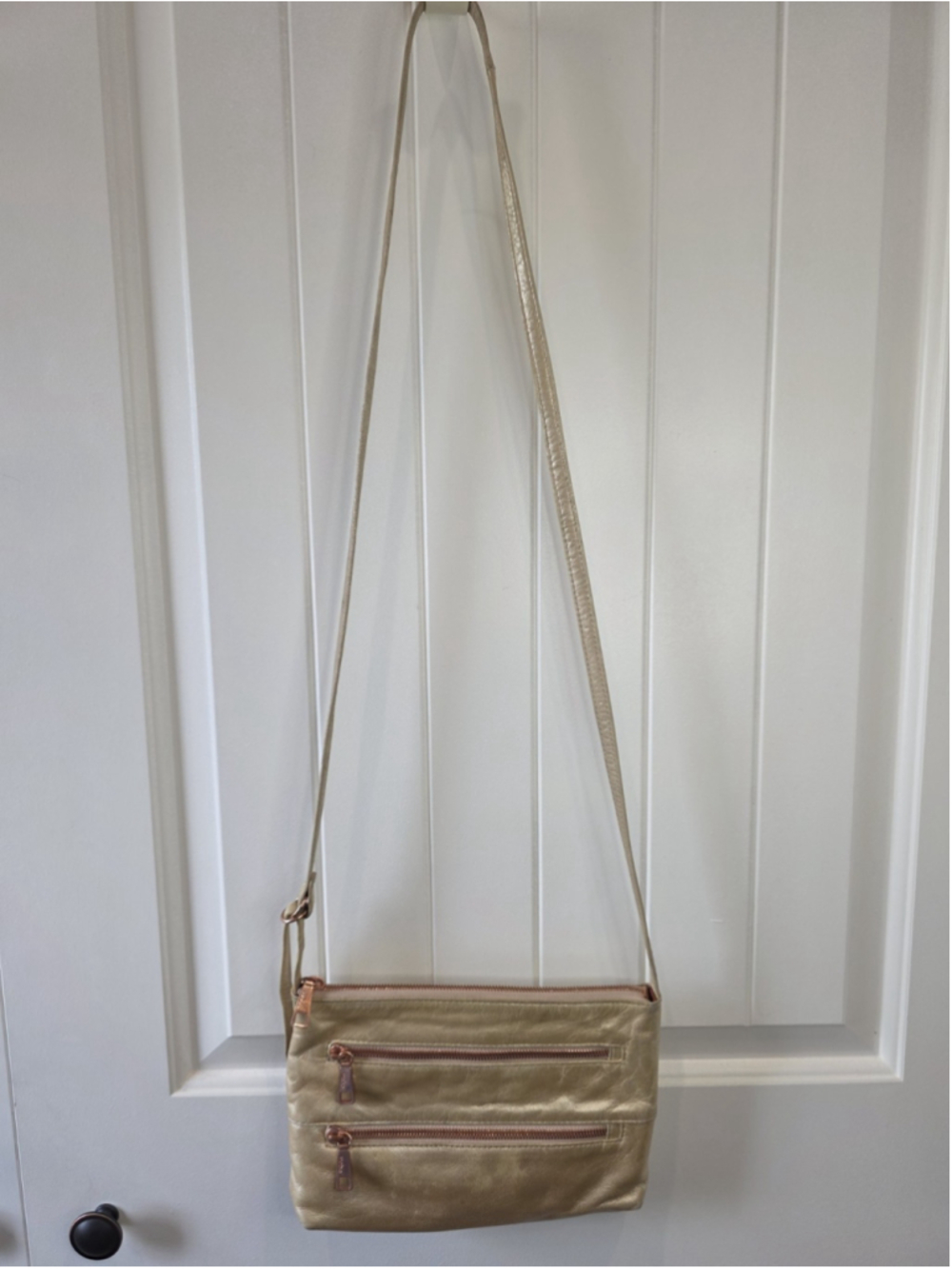 HOBO The Original Metallic Gold Leather Crossbody Bag Rose Gold Hardware Travel - Picture 4 of 16